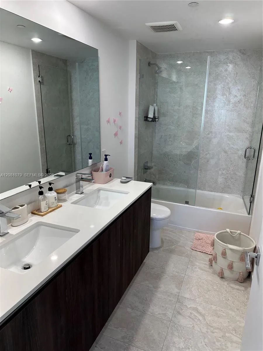 488 NE 18th St #4701 Miami, FL 33132
