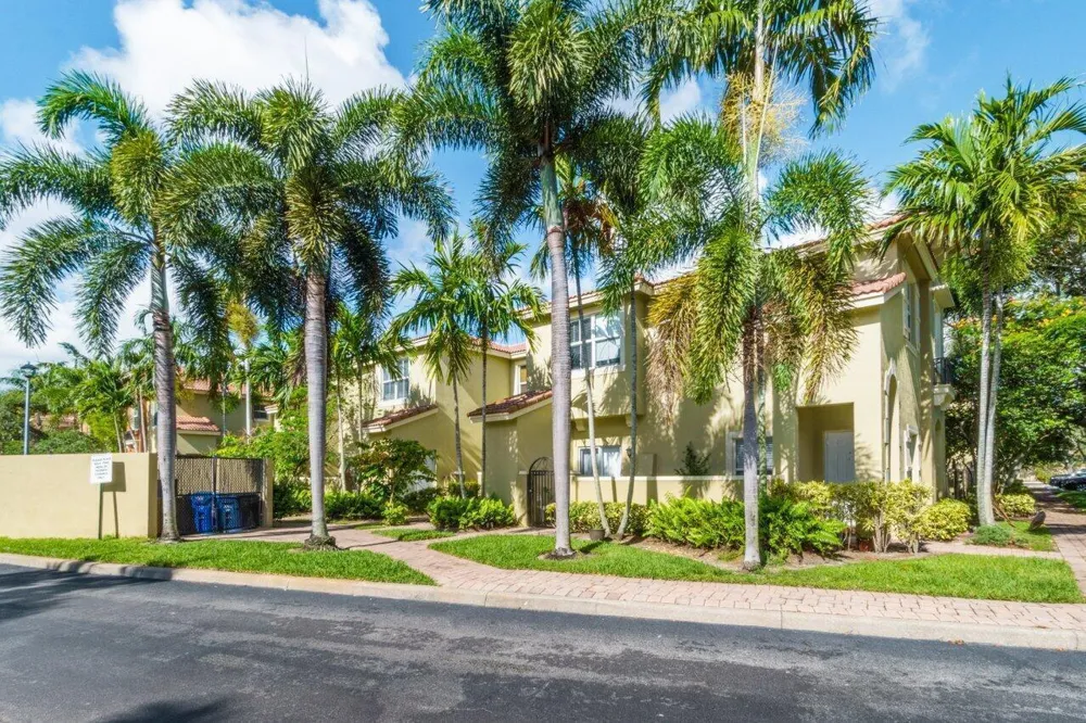 406 Lake Monterey Circle Boynton Beach, FL 33426