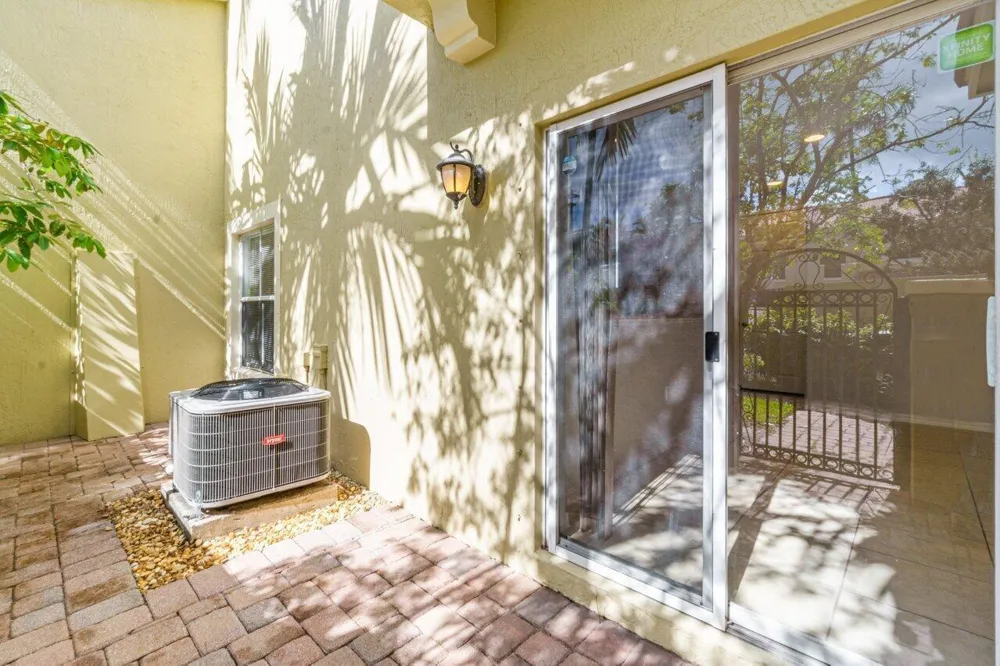 406 Lake Monterey Circle Boynton Beach, FL 33426