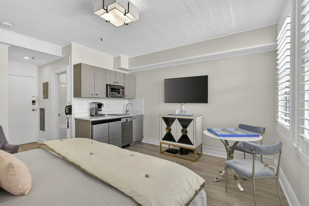 235 SUNRISE AVENUE #3044 Palm Beach, FL 33480