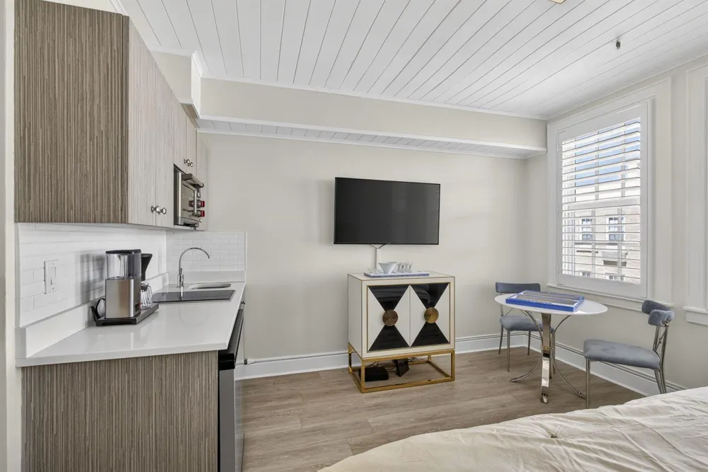 235 SUNRISE AVENUE #3044 Palm Beach, FL 33480
