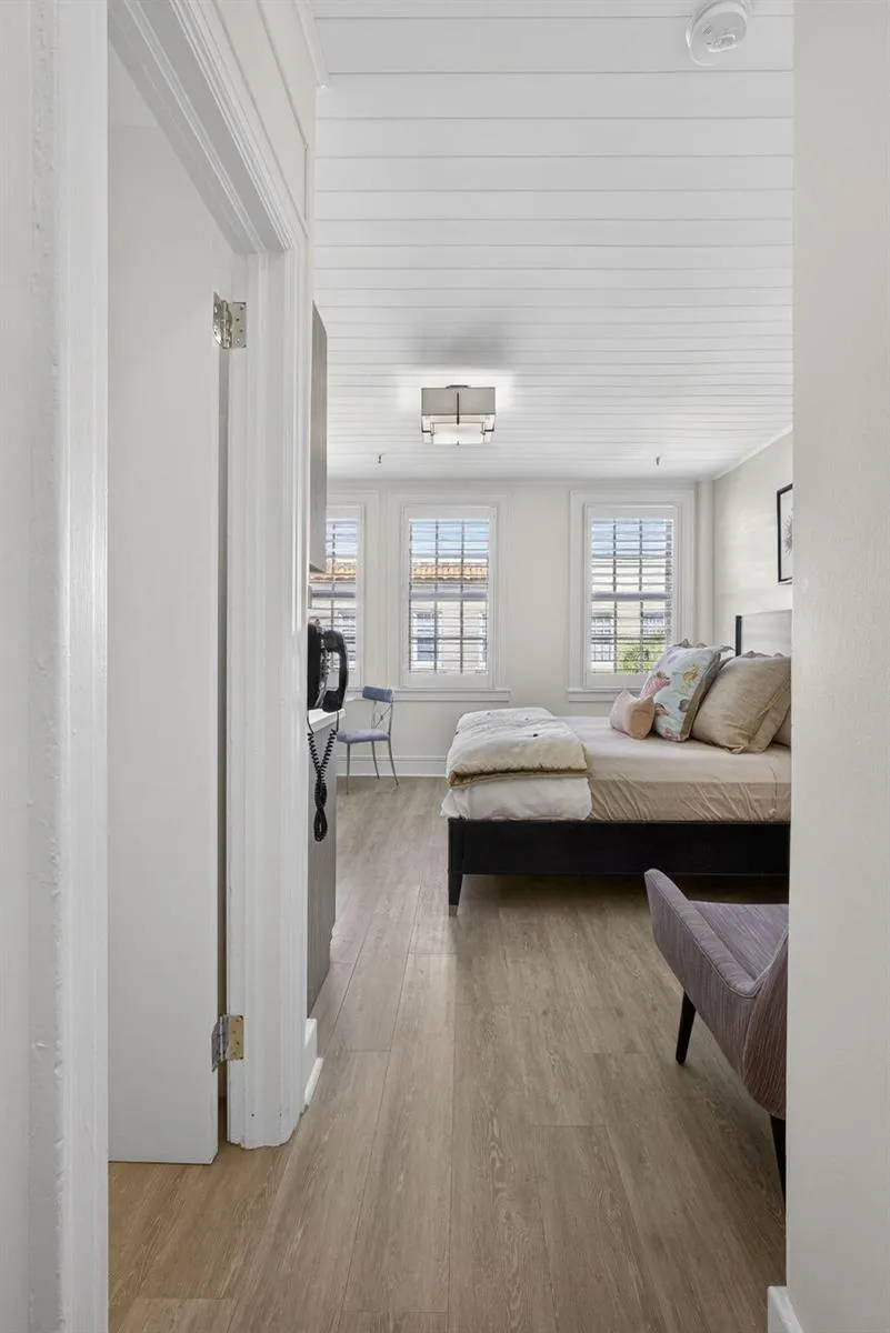 235 SUNRISE AVENUE #3044 Palm Beach, FL 33480