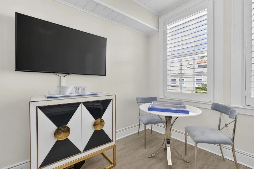 235 SUNRISE AVENUE #3044 Palm Beach, FL 33480