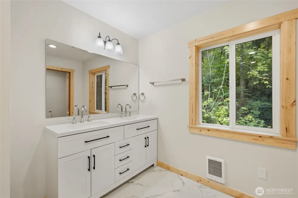31715 Mount Tahoma Canyon Rd E Ashford, WA 98304