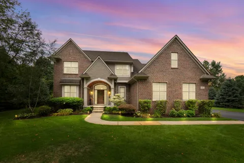 8061 Pine Ridge Court