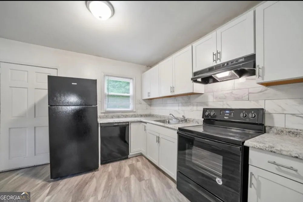 182 184 Lakewood DR SE Marietta, GA 30069