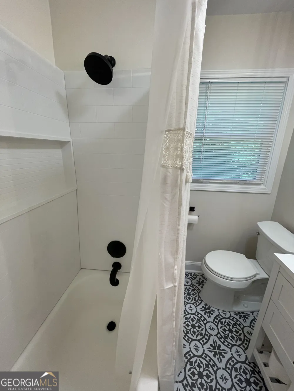 182 184 Lakewood DR SE Marietta, GA 30069