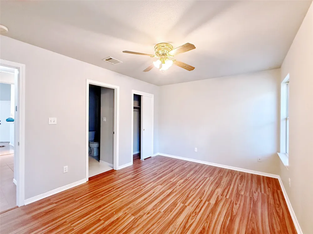 1581 Parkfield Circle Round Rock, TX 78664
