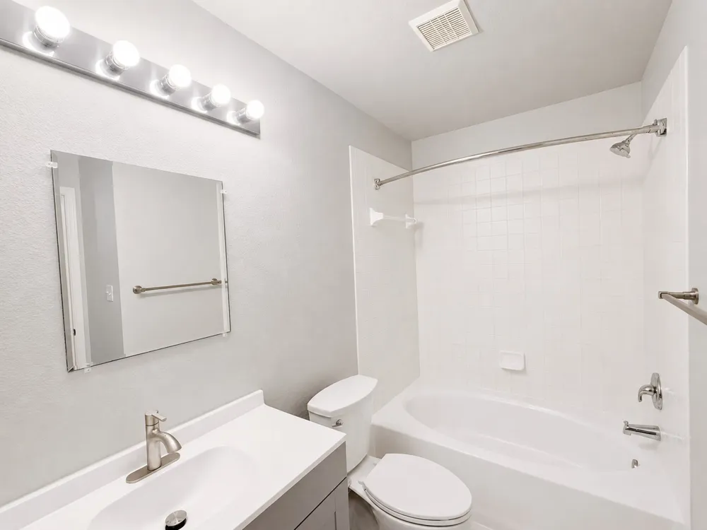 1581 Parkfield Circle Round Rock, TX 78664