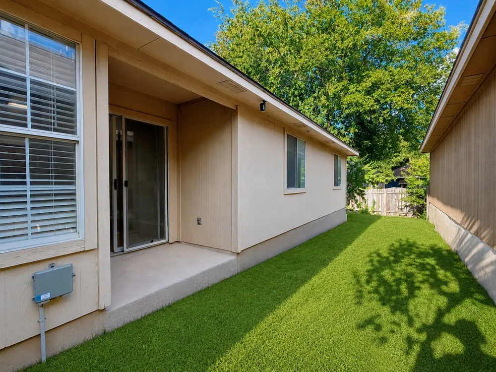 1581 Parkfield Circle Round Rock, TX 78664
