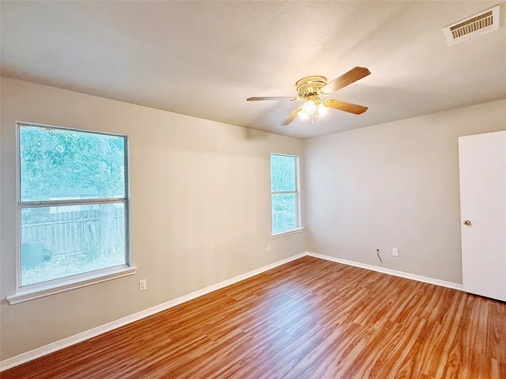 1581 Parkfield Circle Round Rock, TX 78664