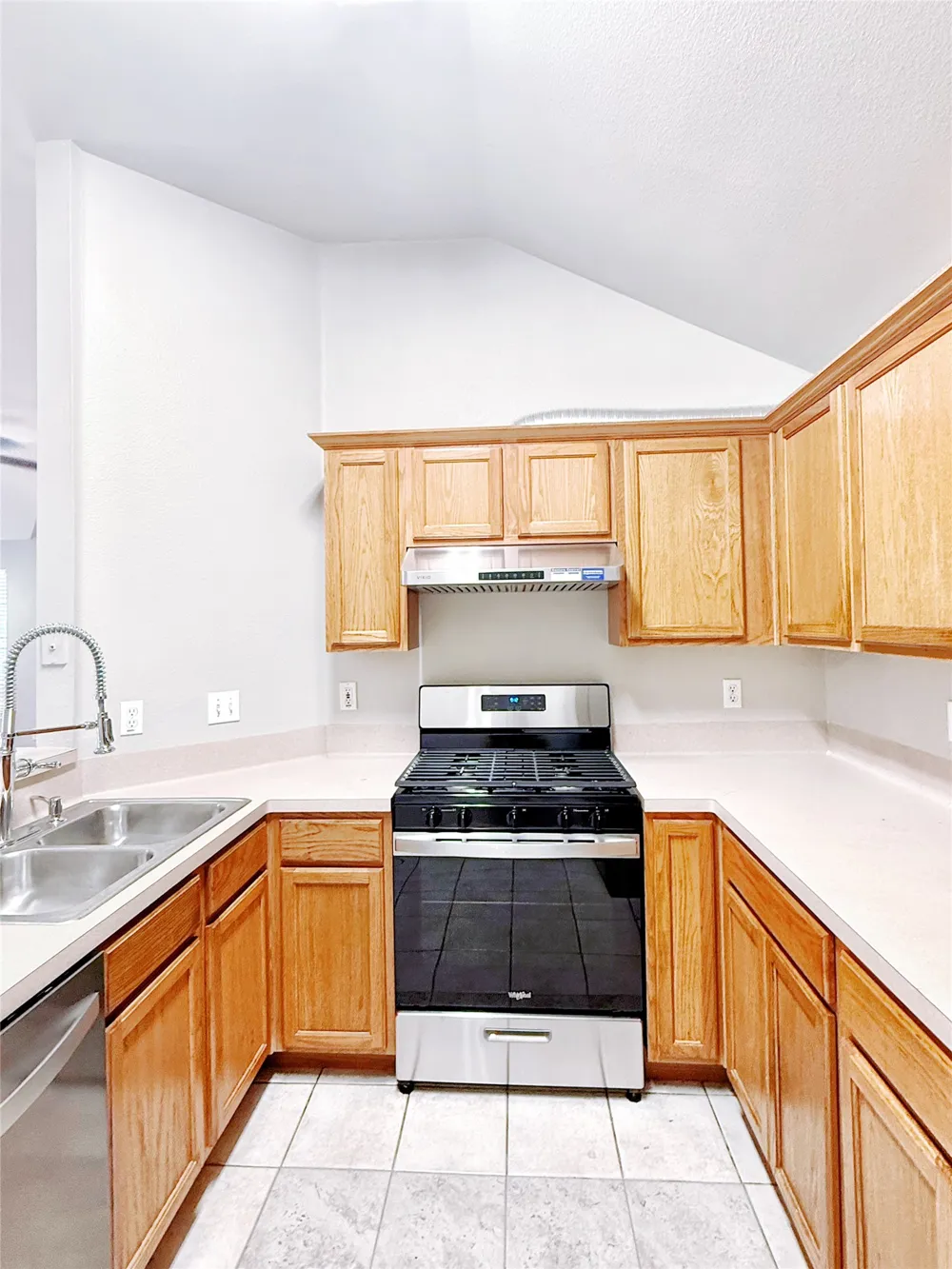 1581 Parkfield Circle Round Rock, TX 78664