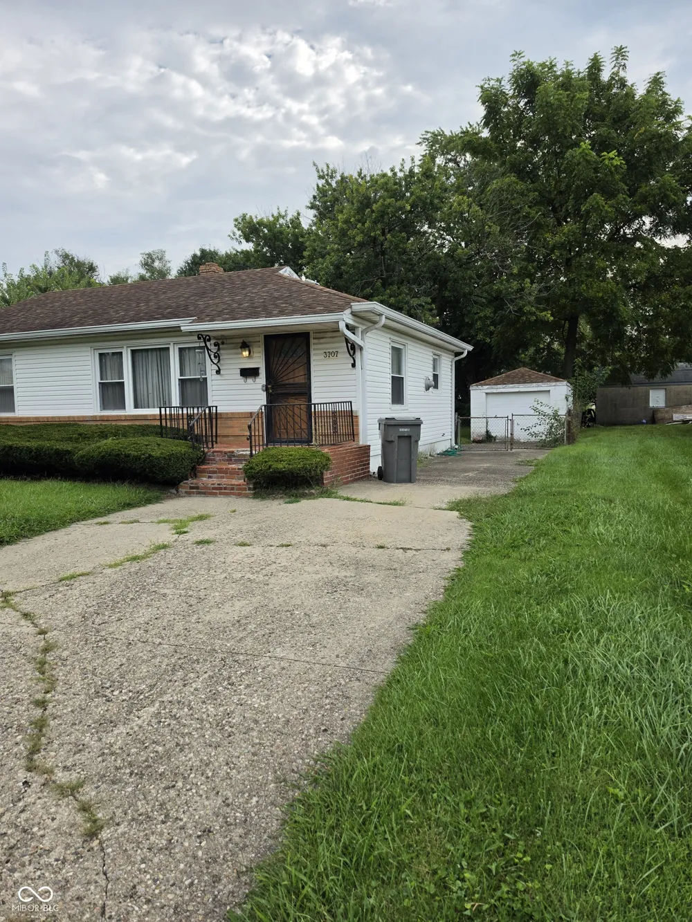 3707 Dequincy Street Indianapolis, IN 46218