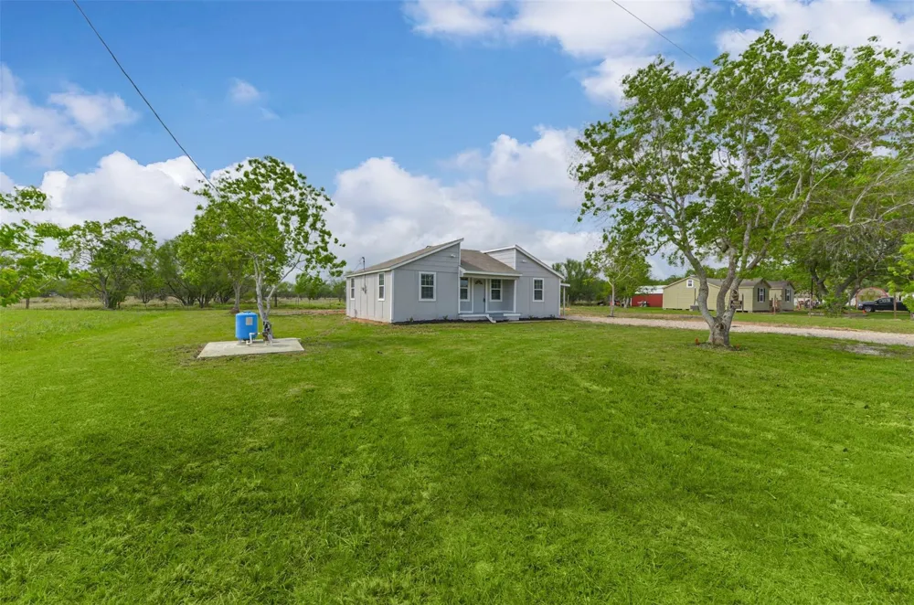 13252 Kanak Street Needville, TX 77461