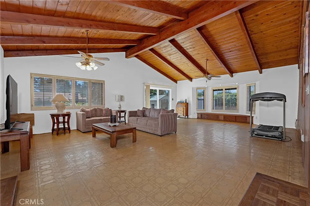434 E Carroll Glendora, CA 91741