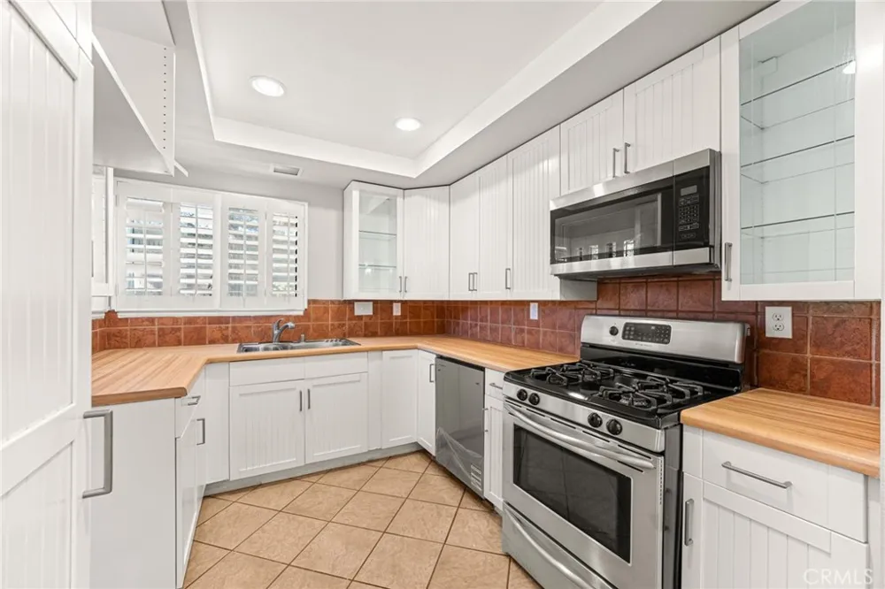713 Mansfield Drive Claremont, CA 91711