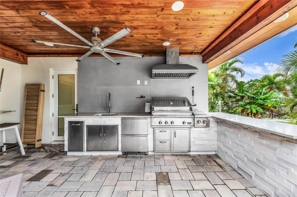 714 NORTON STREET Longboat Key, FL 34228