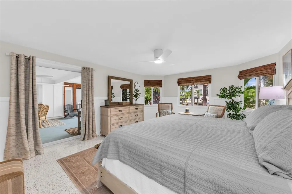 714 NORTON STREET Longboat Key, FL 34228