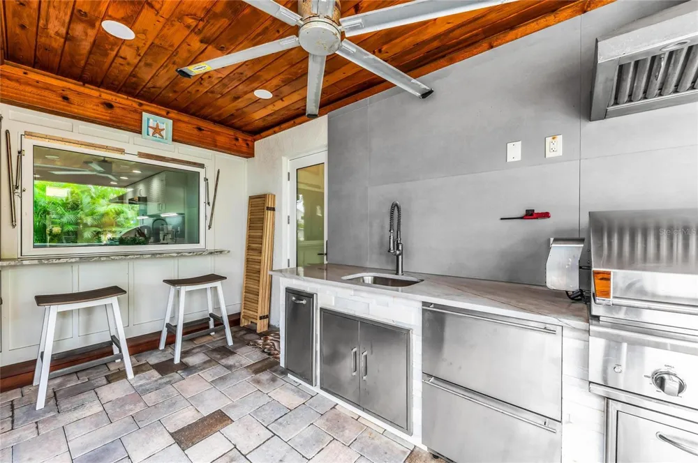 714 NORTON STREET Longboat Key, FL 34228