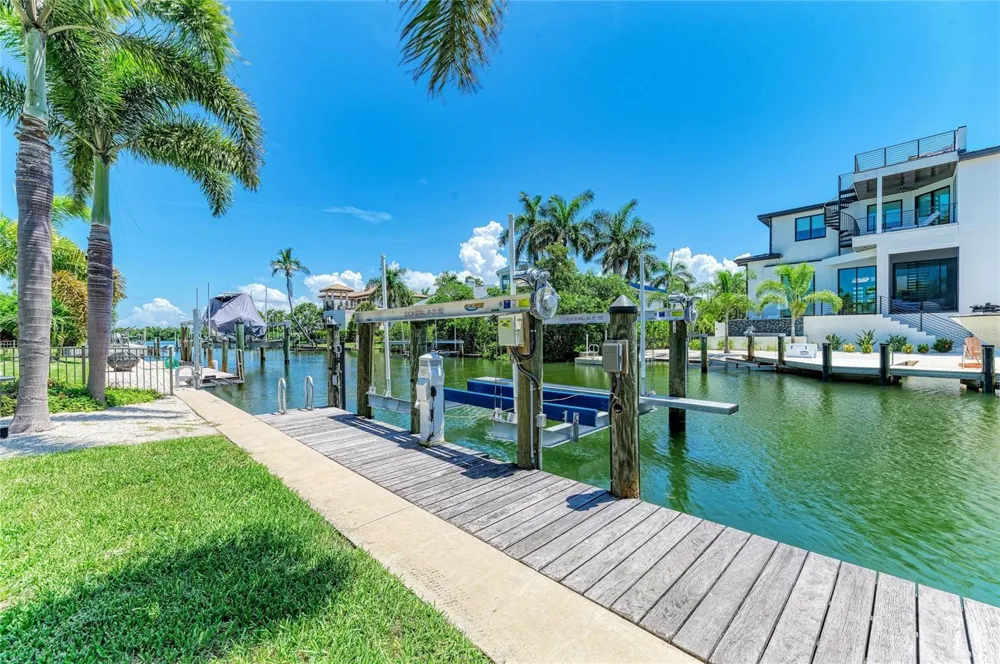 714 NORTON STREET Longboat Key, FL 34228