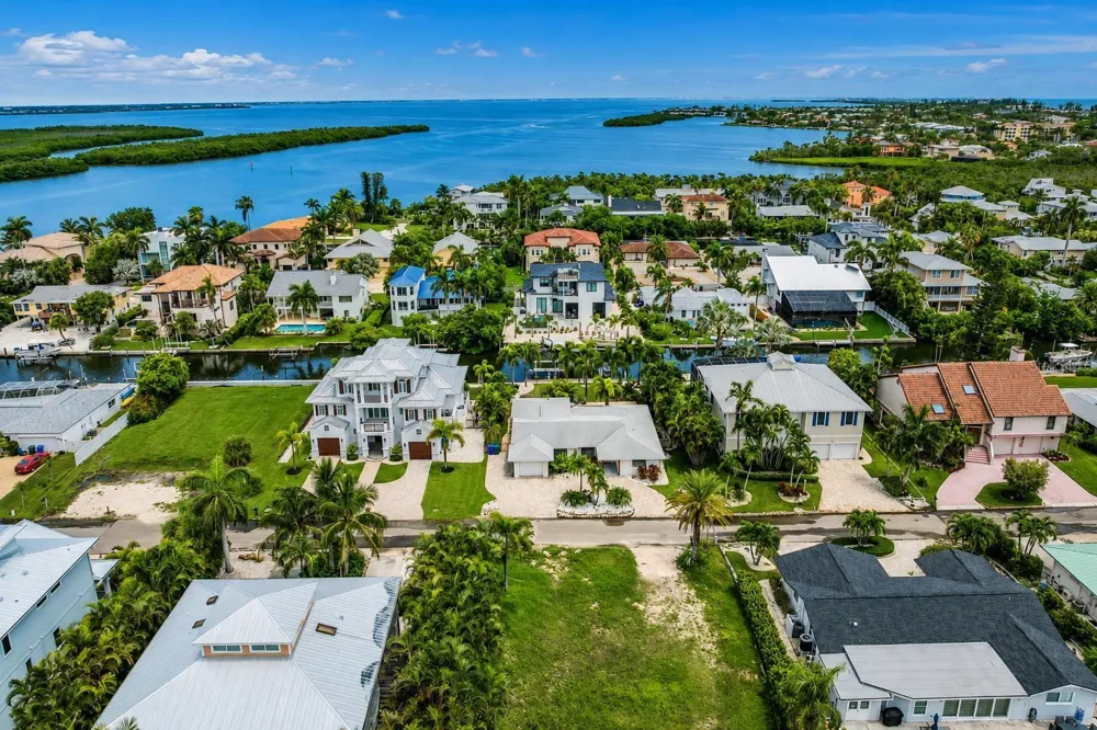 714 NORTON STREET Longboat Key, FL 34228