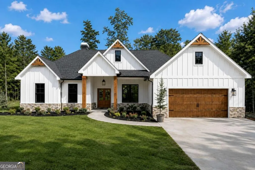 230 Banks Path Dallas, GA 30157