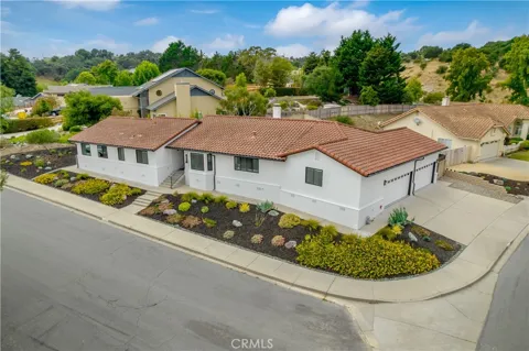 1096 Robin Circle