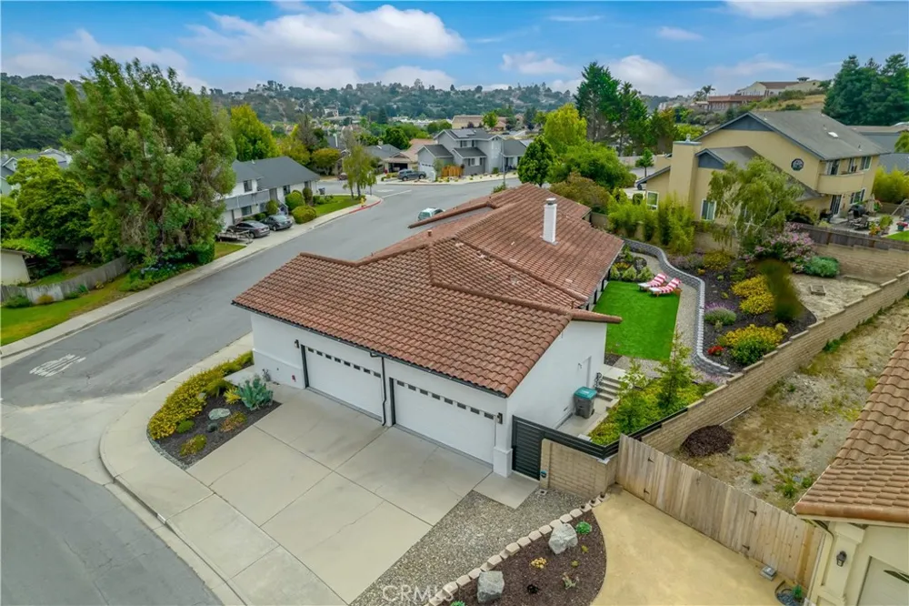 1096 Robin Circle Arroyo Grande, CA 93420