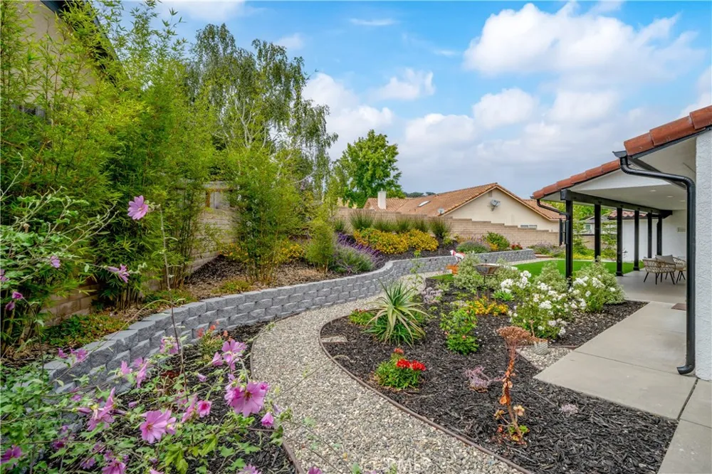 1096 Robin Circle Arroyo Grande, CA 93420