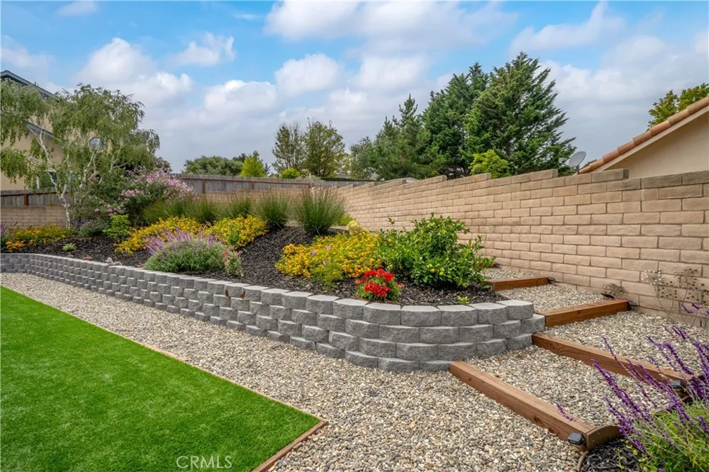 1096 Robin Circle Arroyo Grande, CA 93420