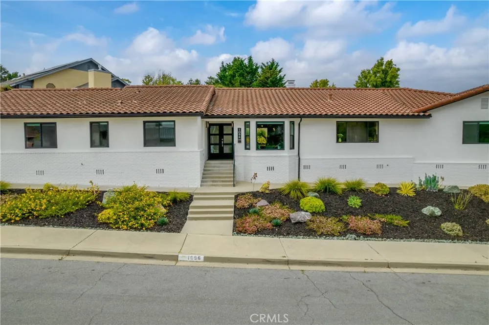 1096 Robin Circle Arroyo Grande, CA 93420