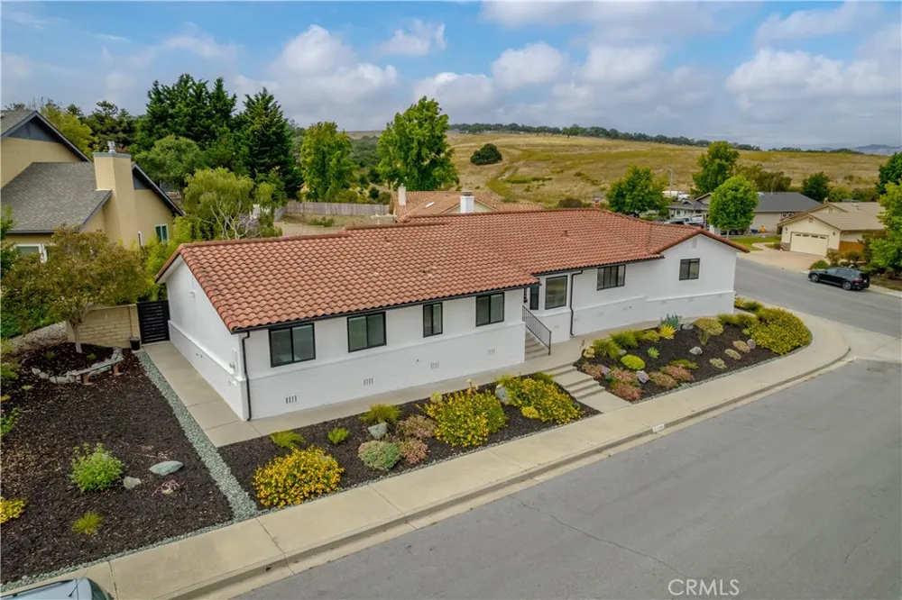 1096 Robin Circle Arroyo Grande, CA 93420