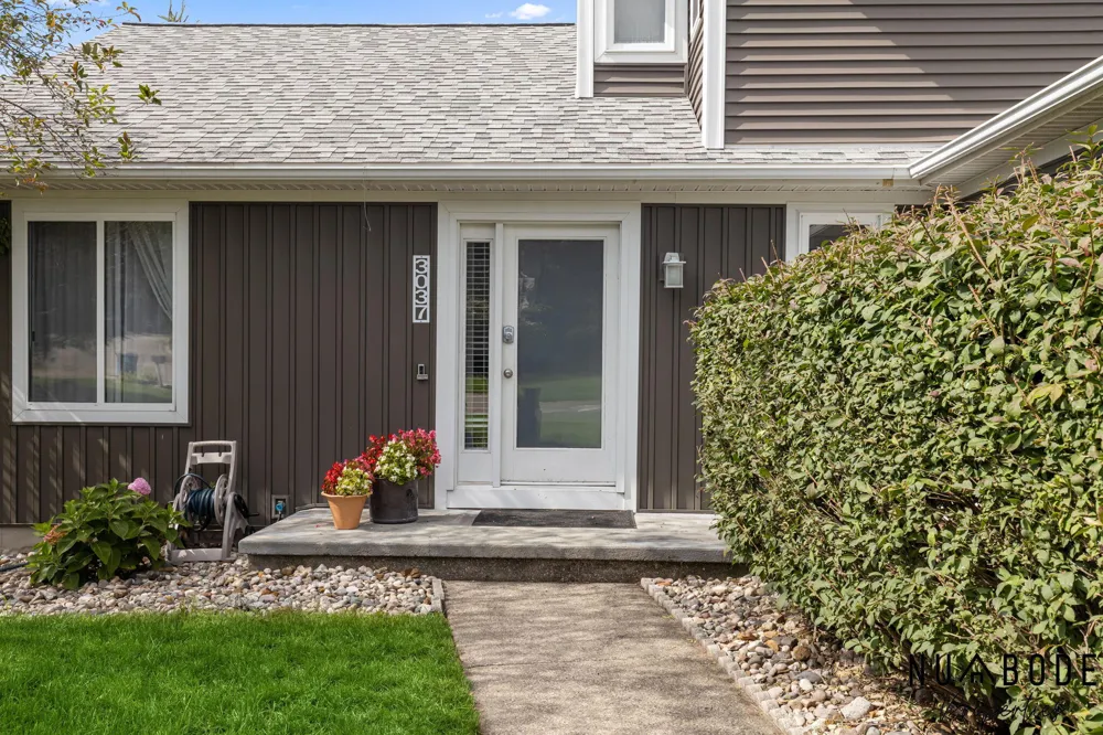 3037 Bluewater Lane SW Grandville, MI 49418