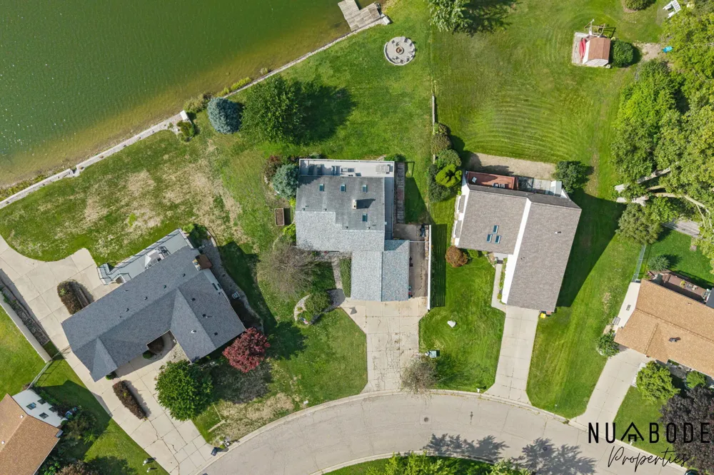 3037 Bluewater Lane SW Grandville, MI 49418