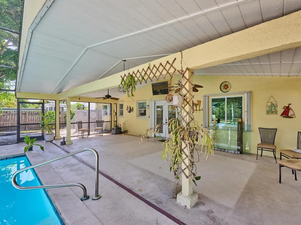 191 SE 27TH AVENUE Boynton Beach, FL 33435