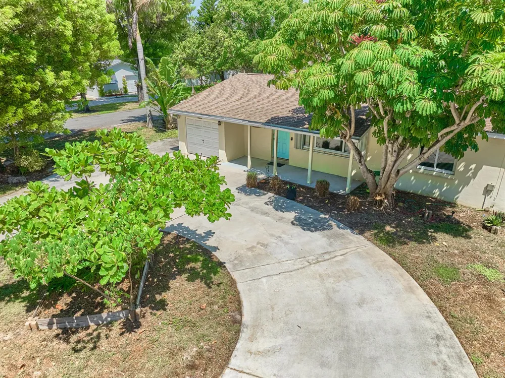 191 SE 27TH AVENUE Boynton Beach, FL 33435