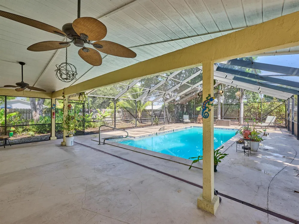 191 SE 27TH AVENUE Boynton Beach, FL 33435