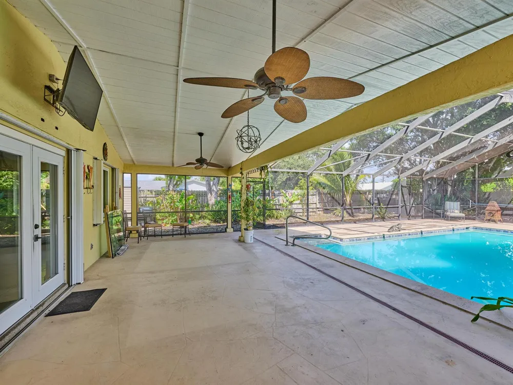 191 SE 27TH AVENUE Boynton Beach, FL 33435