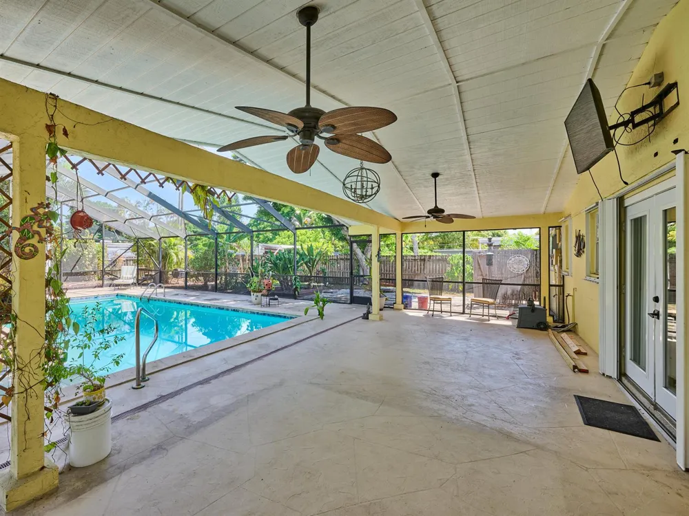 191 SE 27TH AVENUE Boynton Beach, FL 33435