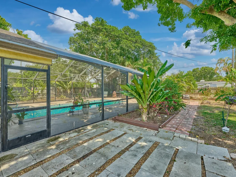 191 SE 27TH AVENUE Boynton Beach, FL 33435