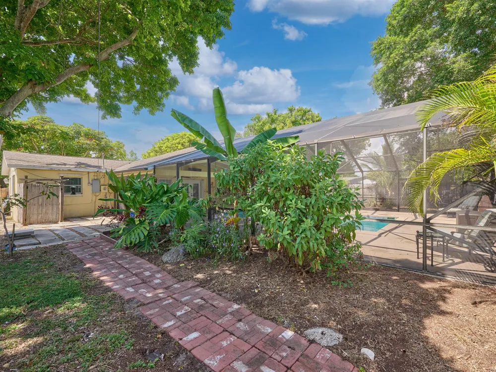 191 SE 27TH AVENUE Boynton Beach, FL 33435
