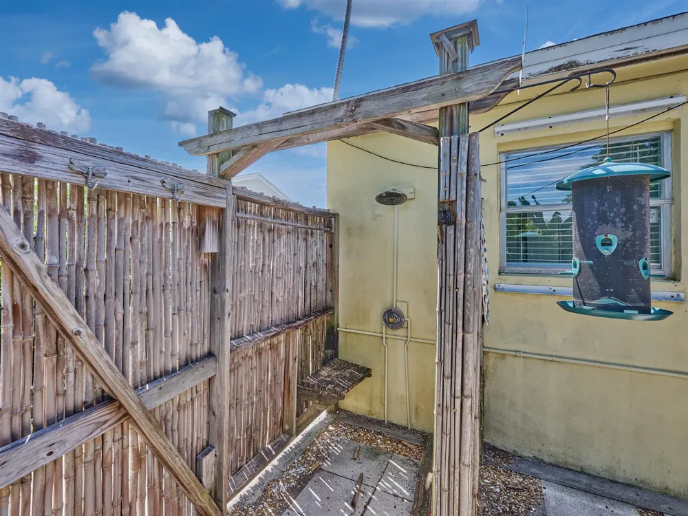 191 SE 27TH AVENUE Boynton Beach, FL 33435