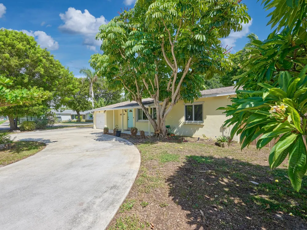 191 SE 27TH AVENUE Boynton Beach, FL 33435