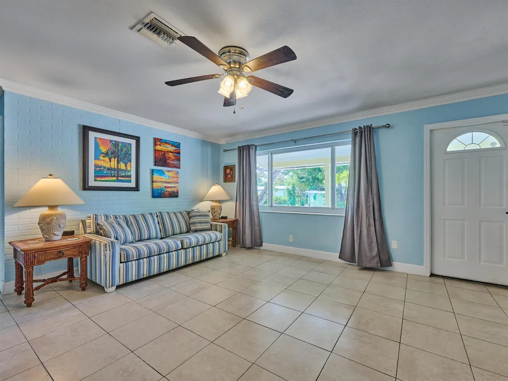 191 SE 27TH AVENUE Boynton Beach, FL 33435