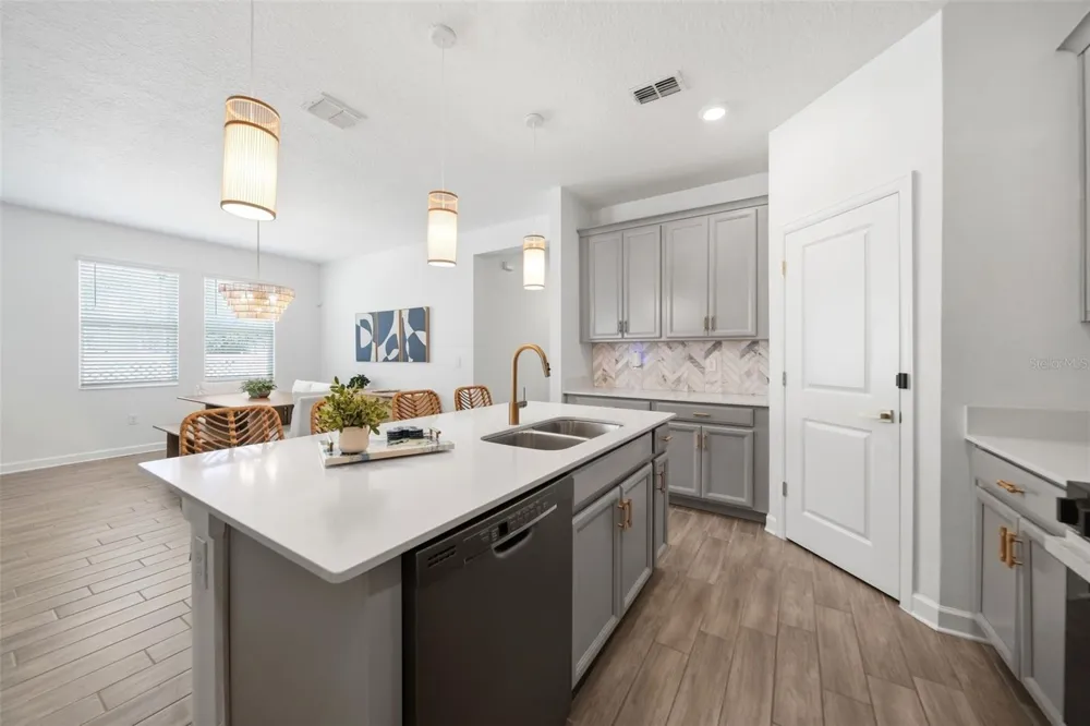 11006 ROBERT FROST DRIVE Winter Garden, FL 34787