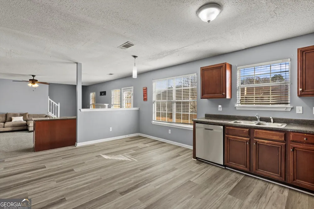 541 Hamlet DR Hampton, GA 30228