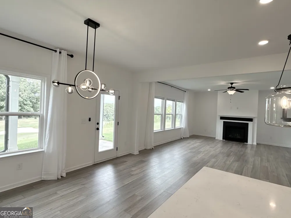 207 Foxhill DR Dawsonville, GA 30534