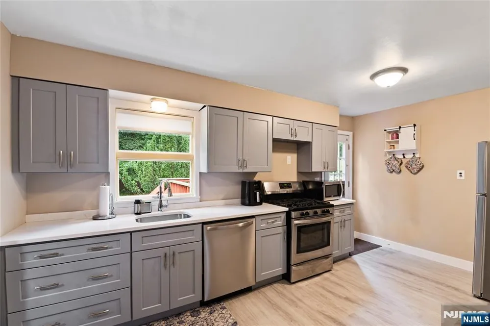46 Linwood Avenue Midland Park, NJ 07432