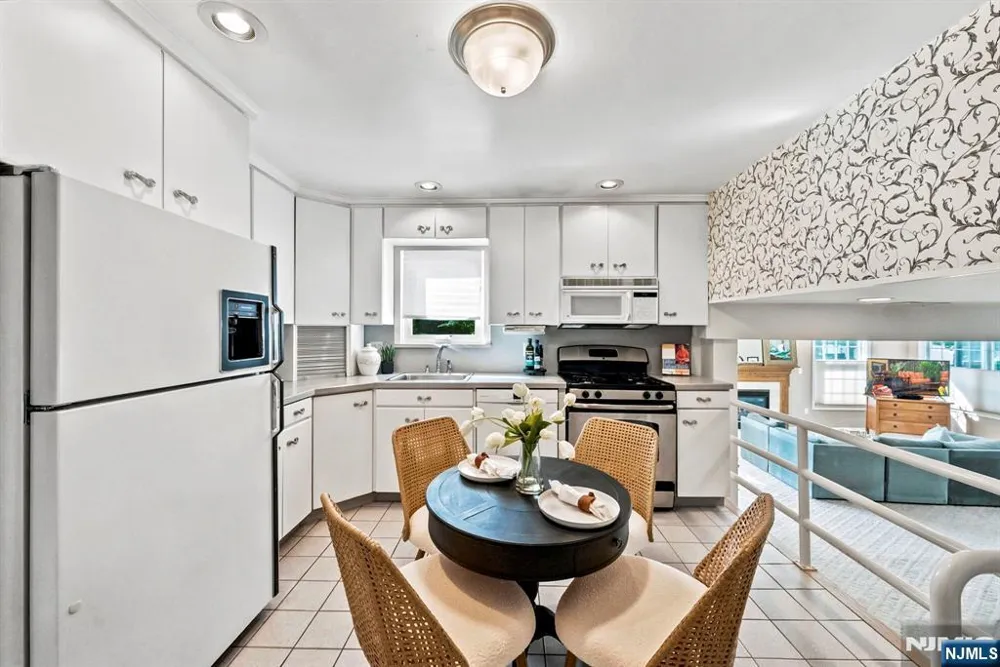 33 Waling Drive Wayne, NJ 07470