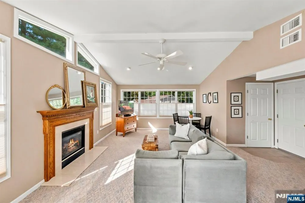 33 Waling Drive Wayne, NJ 07470